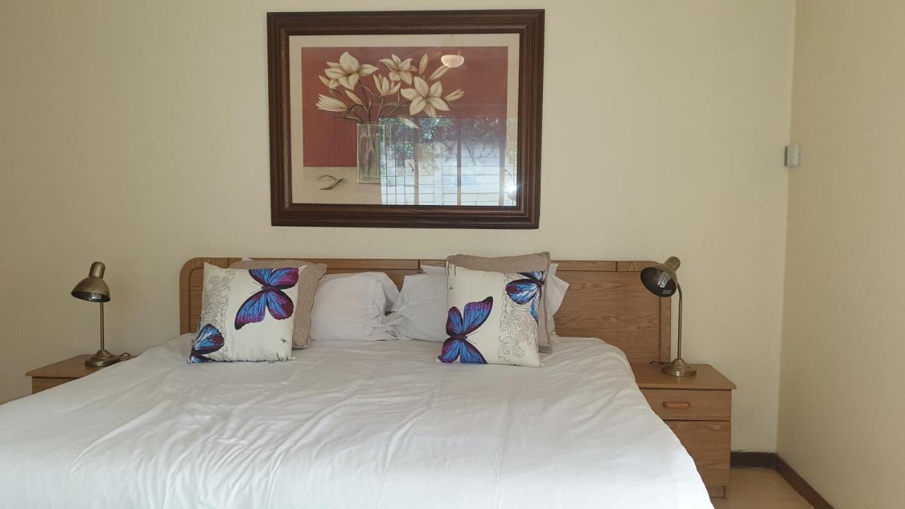 Matina Guest House Йоханесбург Екстериор снимка