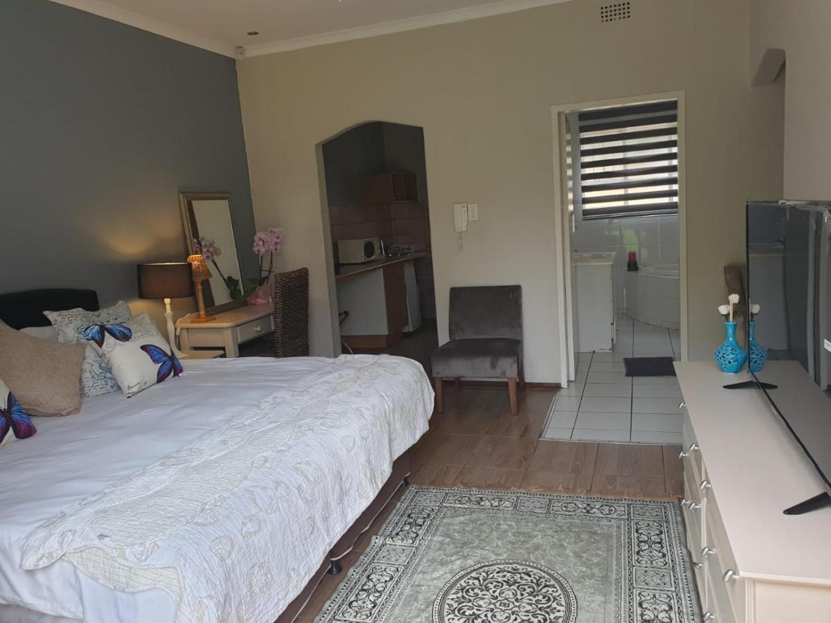Matina Guest House Йоханесбург Екстериор снимка