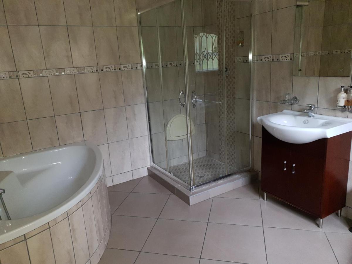 Matina Guest House Йоханесбург Екстериор снимка