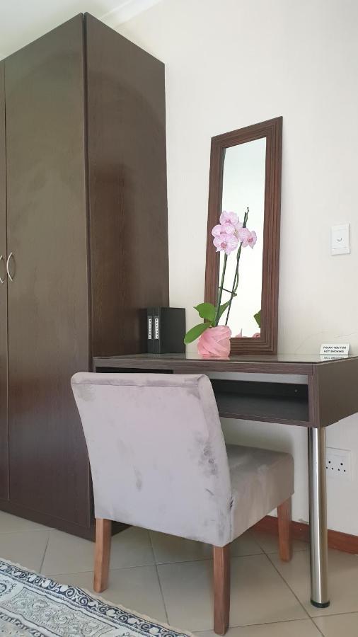 Matina Guest House Йоханесбург Екстериор снимка