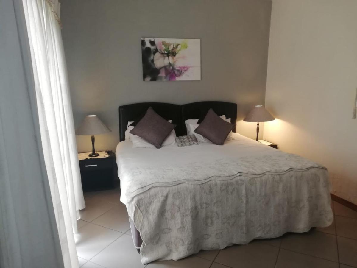 Matina Guest House Йоханесбург Екстериор снимка