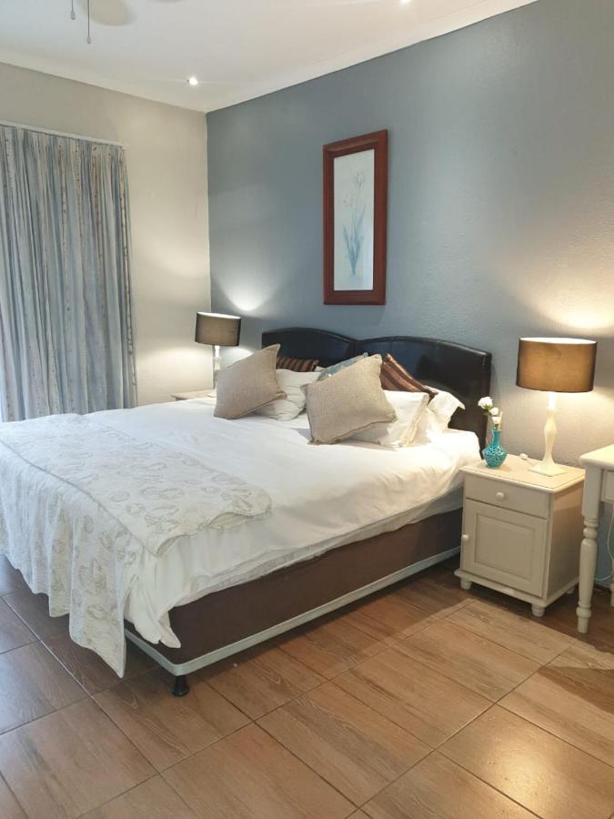 Matina Guest House Йоханесбург Екстериор снимка