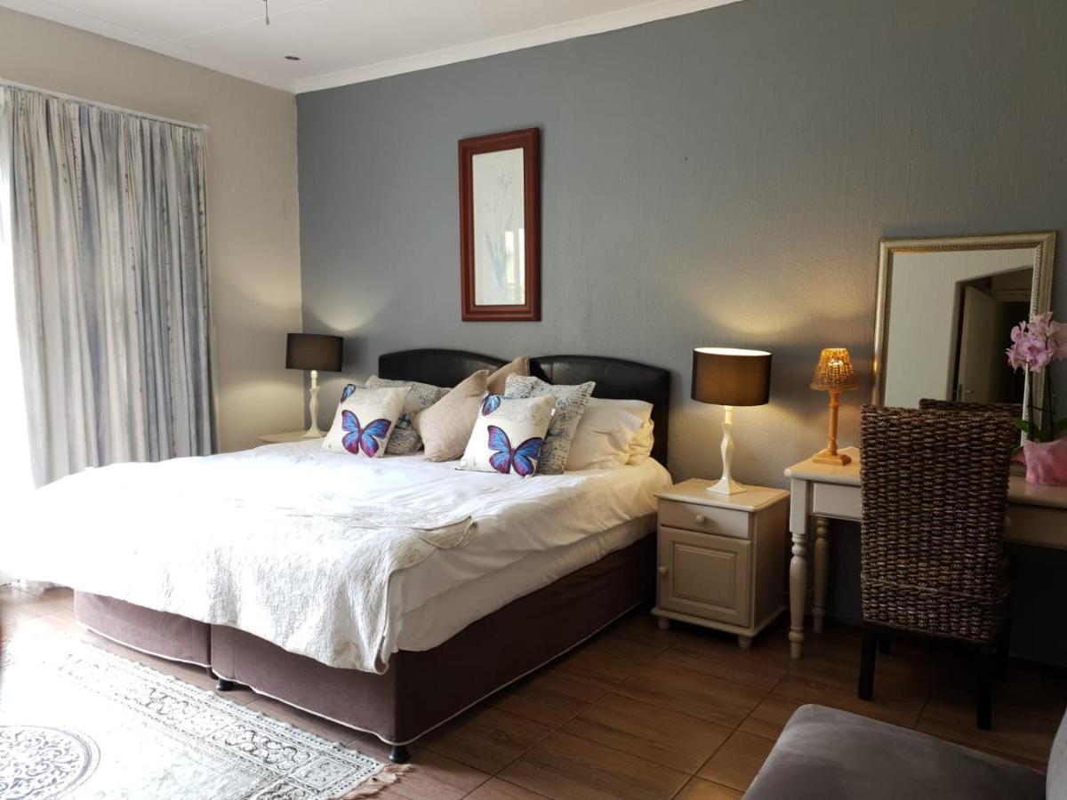 Matina Guest House Йоханесбург Екстериор снимка
