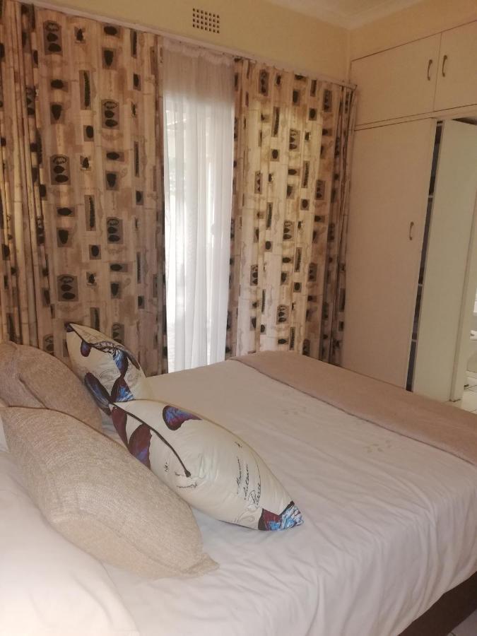 Matina Guest House Йоханесбург Екстериор снимка