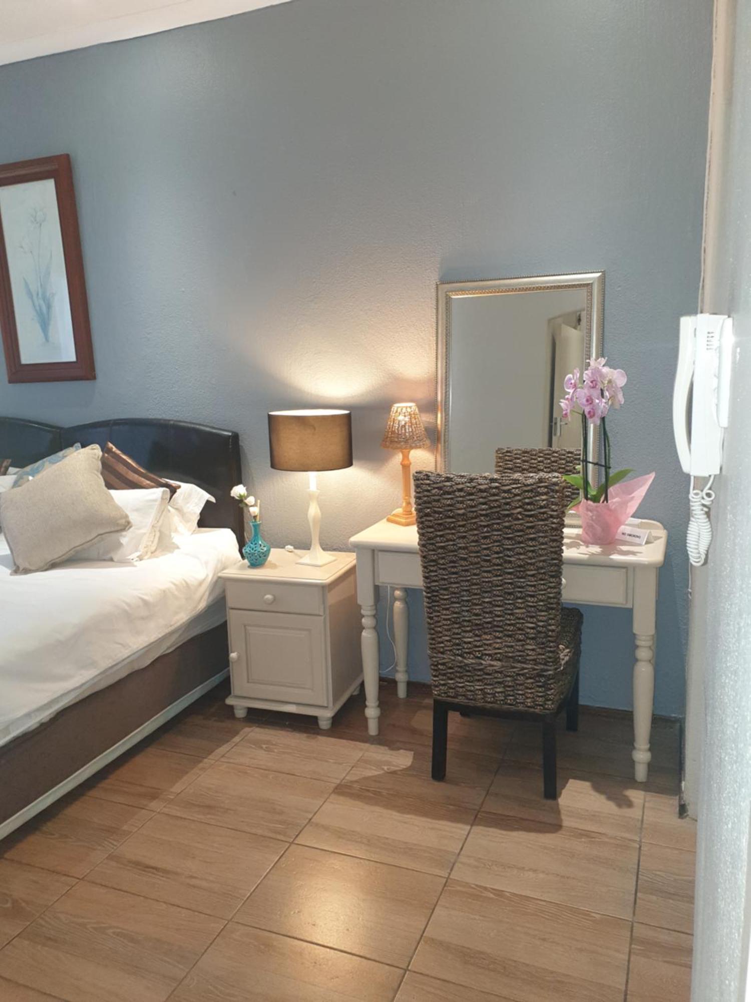 Matina Guest House Йоханесбург Стая снимка
